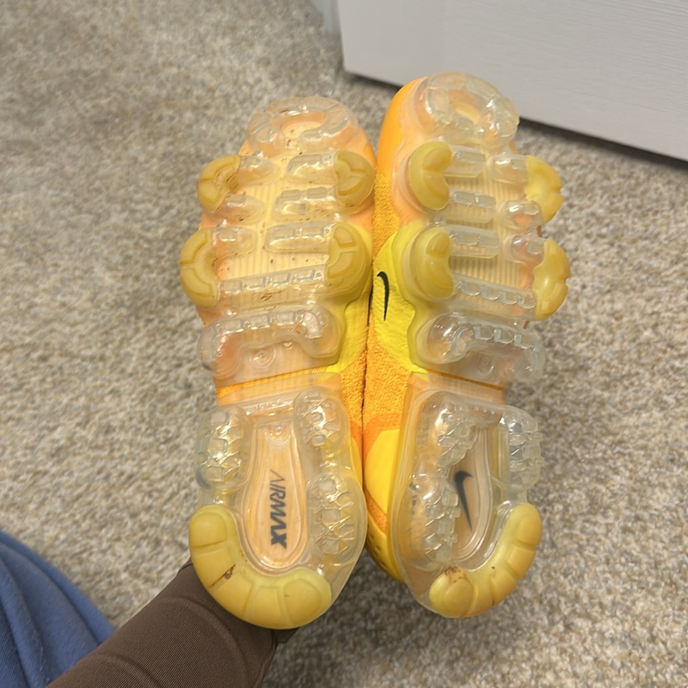 Men’s Vapormax Flyknit - Picture 4 of 4